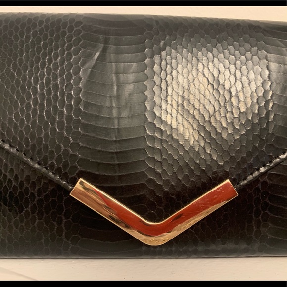 NWT Aldo Black Faux Leather Snakeskin Envelope Clutch Bag with Optional Chain - Picture 3 of 5